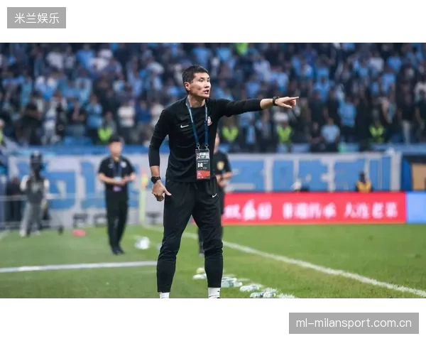 球迷对比邵佳一：从“球王”到“球神”的传奇之旅